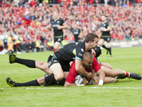 Simon Zebo of Munster scores a try during the Guinness PRO12 Semi-Final match between Munster Rugby and Ospreys at Thomond Park Stadium in L...
