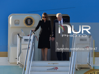 First Lady Melania Trump, refuse to touch Donald Trump's hand in Airport Fiumicino in  Rome on may 23, 2017 (