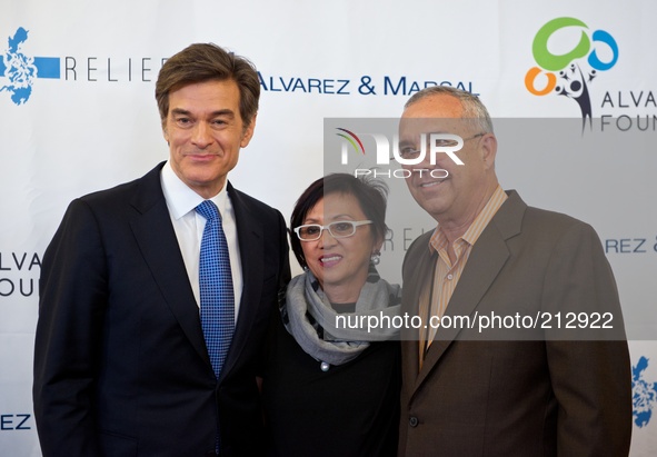 New York, March 11, 2014. (L-R) Dr. Mehmet Oz, Abigail Alvarez & Tony Alvarez. 