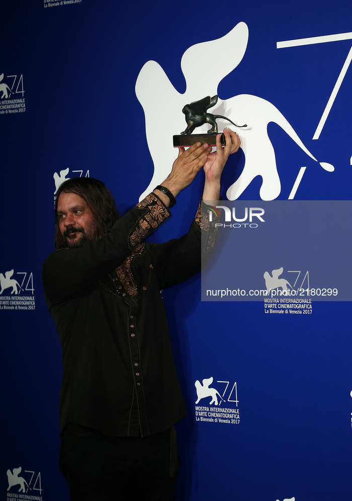 Venice, Italy. 09 September, 2017.  Warwick Thornton poses with the Special Jury Prize Award for 'Sweet Country' at the Award Winners photoc...