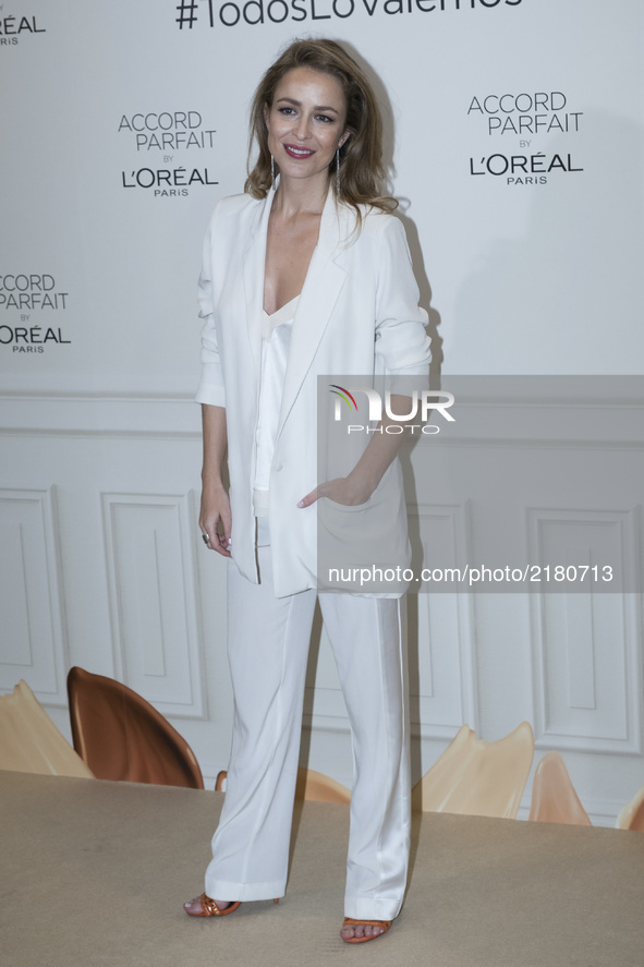 actress Silvia Abascal attend the 'L'Oreal Accord Parfit' photocall at Circulo de Bellas Artes on September 12, 2017 in Madrid, Spain. 