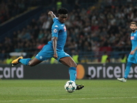 Napoli's Amadou Diawara controls the ball during the group stage match of the Champions League group F between FC Shakhtar and Napoli at Met...