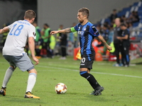 Alejandro Gomez  (Atalanta Bergamasca Calcio) and Gylfi Sigurdsson compete for the ball during the first match of Group E of the UEFA Europa...