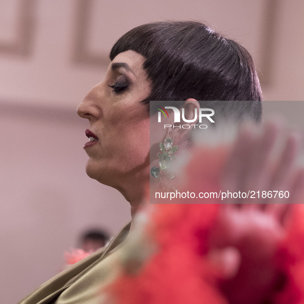 Spanish actress Rossy de Palma takes to the catwalk with a creation for Spring-Autunm 2018 Collection of Palomo Spain label during the first...