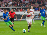 Stuttgarts Santiago Ascacibar initiates a counter / Bundesliga match VfB Stuttgart vs VfL Wolfsburg, September 16, 2017. (