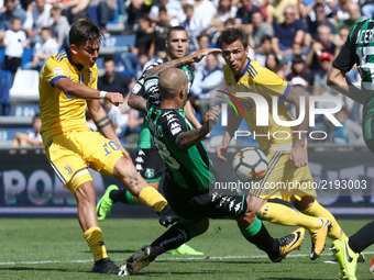 
Paulo Dybala of Juventus kicking  during the Serie A match between US Sassuolo and Juventus at Mapei Stadium - Citta' del Tricolore on Sept...