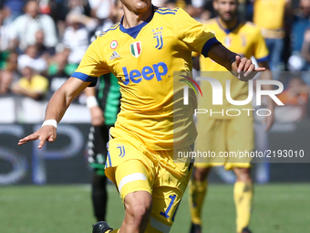 
Paulo Dybala of Juventus in action  during the Serie A match between US Sassuolo and Juventus at Mapei Stadium - Citta' del Tricolore on Se...