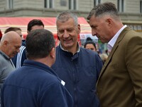  Players and leadership of Cibona basketball club along with Zagreb Mayor Milan Bandic promote action 