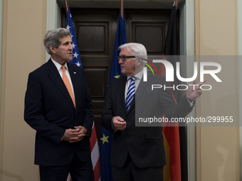 Frank-Walter Steinmeier receives the foreign secretary of the United States of America, John F. Kerry. In the middle of the discussion where...