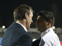 Portugal, Arouca: Porto's Spanish head coach Julen Lopetegui (L) and Arouca's Portuguese head coach Pedro Emanuel (R) during the Premier Lea...