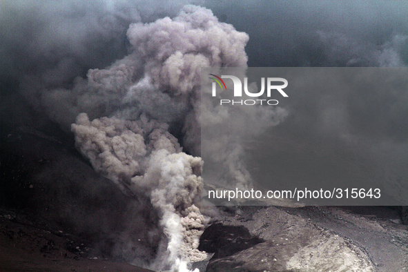 Hot clouds of progress as pyroclastic avalanches from the volcano Sinabung in Karo, Sumatra Island, Indonesia on October 30, 2014. Mount Sin...