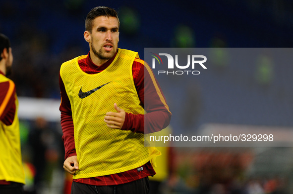 Strootman durante il riscaldamento during the Serie A match between AS Roma and Torino FC at Olympic Stadium, Italy on November 09, 2014. 