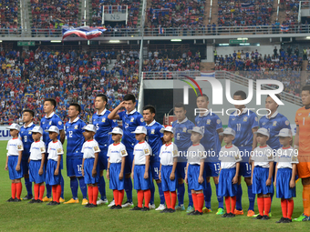 Thailand player line up before the AFF Suzuki Cup 2014 semi-finals 2nd match between Thailand and Philippines at Rajamangala Stadium in Bang...