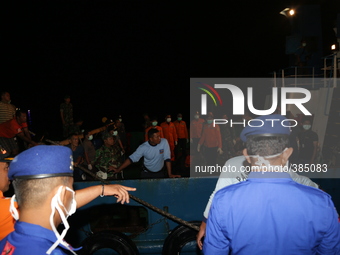 Victim Body evacuated from Pumai Harbour. Pumai-Kalimantan. 31 Dec 2014 (
