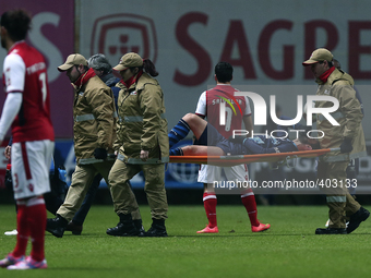 PORTUGAL, Braga: Porto's Spanish forward Adrián López (C) after muscle injury lesion during the League Cup Football 2014/15 match between SC...