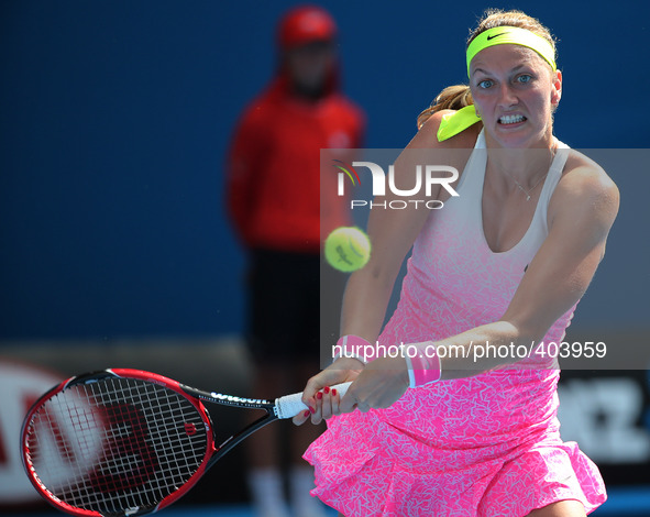 (150122) -- MELBOURNE, Jan. 22, 2015 () -- Petra Kvitova of the Czech Republic returns the ball during the second round match of women's sin...