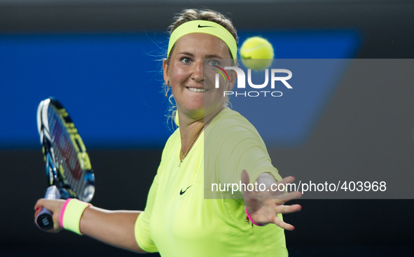 (150122) -- MELBOURNE, Jan. 22, 2015 () -- Victoria Azarenka of Belarus returns the ball during her women's singles second round match again...