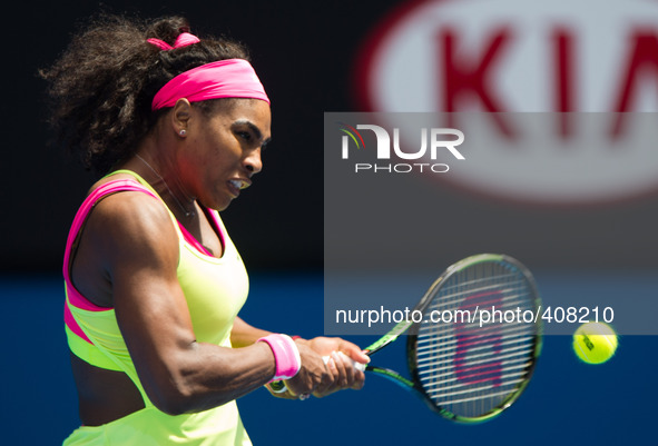 (150126) -- MELBOURNE, Jan. 26, 2015 () -- Serena Williams of the United States returns the ball during her women's singles fourth round mat...