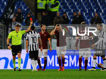 L'espulsione per doppia mmonizione per Torosidis during the Serie A match between AS Roma and Juventus FC at Olympic Stadium, Italy on March...