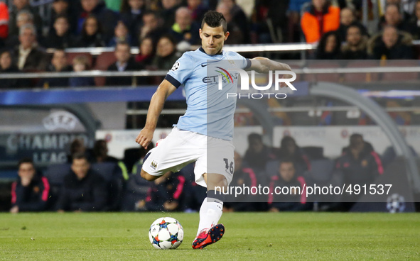 BARCELONA, SPAIN - MARCH 18: Sergio Agueroi  during the UEFA Champions League round of 16 match between FC Barcelona and Manchester City at...