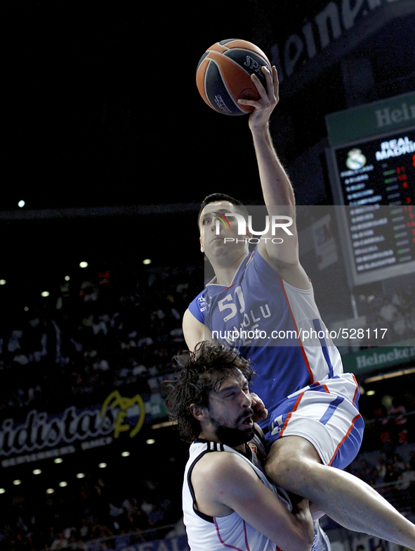 SPAIN, Madrid: Real Madrid's Spanish player Sergio Llull  and Anadolu Efes´ Montenegrin player MILKO BJELICA during the Turkish Airlines Eur...