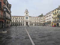 After the announcement of the Premier Conte of a new curfew with the announcement of the closure by 18.00 of the groceries and essential sho...