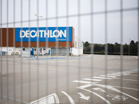 Decathlon closed due to COVID-19 after the state of alarm imposed by the spanish government and measure of lockdown the population of Catalo...