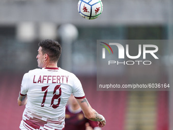 Kyle Lafferty of SC Reggina jumps for the ball during the Serie B match between US Salernitana 1919 and Reggina at Stadio Arechi, Roma, Ital...