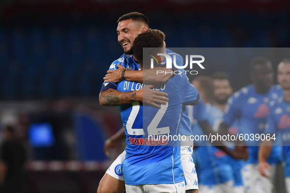 Matteo Politano of SSC Napoli celebrates with team mates during the Serie A match between SSC Napoli and Genoa CFC at Stadio San Paolo Naple...