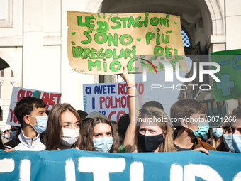 Pubblic demonstration in Piazza del Popolo, Rome, on October 09/2020. (