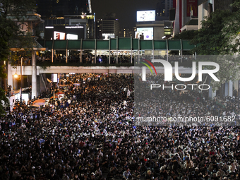 Thai protesters gather during rally against the state of emergency at Ratchaprasong shopping district in Bangkok, Thailand, 15 October 2020....