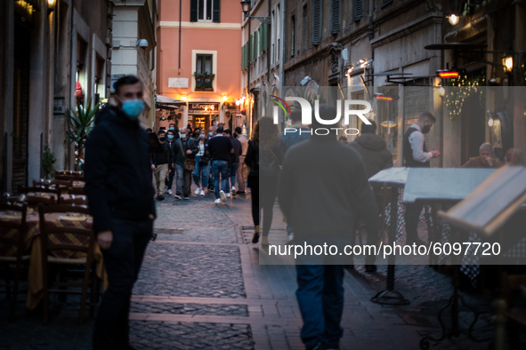 A view of via dei Pastini in Rome, Italy on October 17, 2020. Despite the increase in Coronavirus cases, Roman citizens and tourists flock t...
