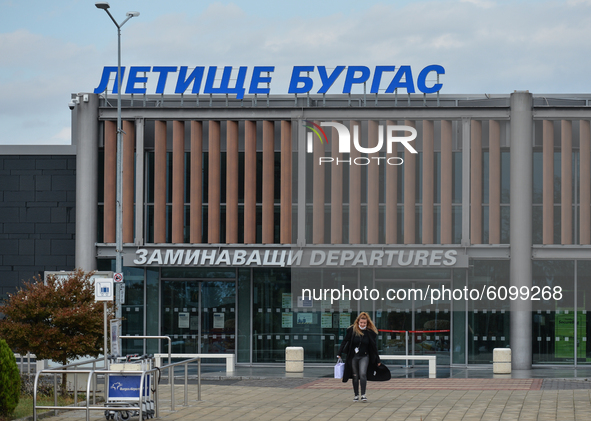 A view of Burgas Airport departures hall.
Passenger numbers at Bulgaria's coastal airports of Varna and Burgas slumped by 75.6% due to the c...
