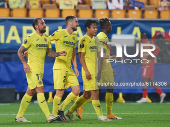 Villarreal players celebrates the goal of Paco Alcacer during the Europa League Group I mach between Villarreal and Sivasspor at Estadio de...