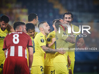 Villarreal players celebrates the goal of Paco Alcacer during the Europa League Group I mach between Villarreal and Sivasspor at Estadio de...