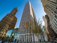 Apple flagship retail store in Fifth in New York City with the Iconic glass cube design from Peter Bohlin that received multiple architectur...