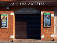 A closed cafe due to the second lockdown. France enters its first day of its 2nd lockdown. The lockdown (for now) will end on Decembre 1st....