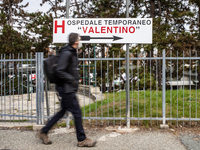 The temporary hospital set up in the V pavilion of Turin Esposizioni in the Valentino Park opens today, on November 21, 2020. Fifty-five ten...