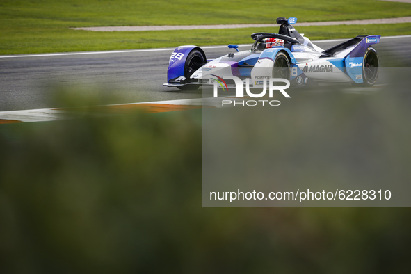 28 GUNTHER Maximilian (GER), BMW i Andretti Motorsport, BMW iFE.21, action during the ABB Formula E Championship official pre-season test at...