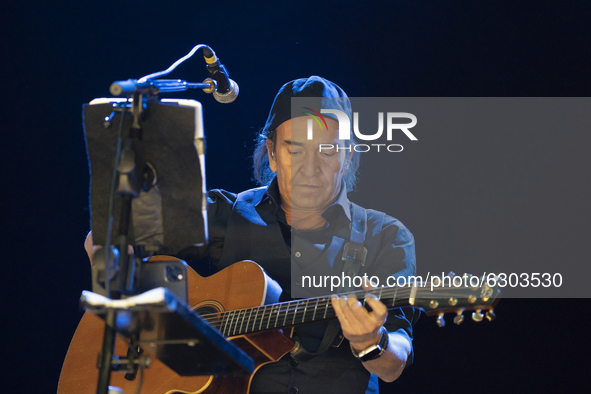 Alvaro Urquijo of Spanish music band Los Secretos performs during the band concert at Nuevo Alcala theater in Madrid, Spain, 26 December 202...