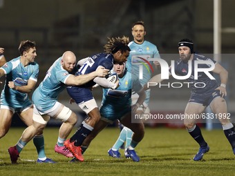   Sales Marland Yarde is tackled by Worcesters  Matt Kvescic   during the Gallagher Premiership match between Sale Sharks and Worcester Warr...