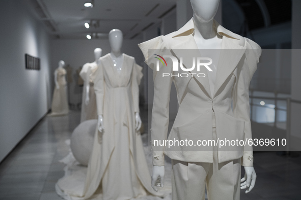 the presentation of the first bridal collection 