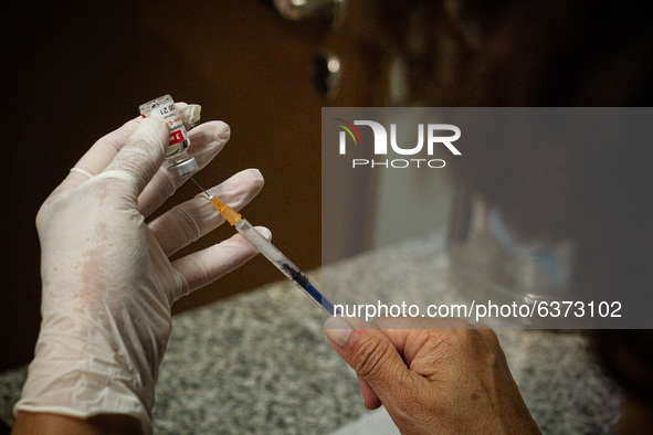 Nurse at the Posada hospital in Buenos Aires prepars the dose for the application of the Sputnik V vaccine in Buenos Aires, Argentina, on Ja...