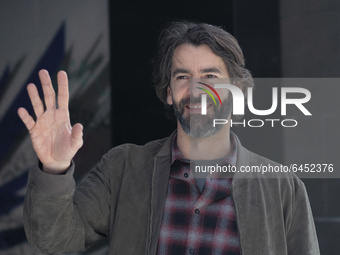 Spanish actor Eduardo Noriega attends 'Los Traductores' photocall at Ocho Y Medio Library on February 19, 2021 in Madrid, Spain.  (