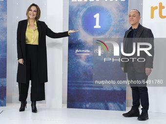 Actress Cristina Plazas and actor Javier Gutiérrez attend 'Estoy Vivo' photocall at RTVE on March 04, 2021 in Madrid, Spain.  (