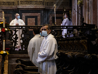 Mass celebrated in the church of the Cathedral of Porto on Easter Sunday, by the Bishop of Porto, D. Manuel Linda, where he blesses the dioc...