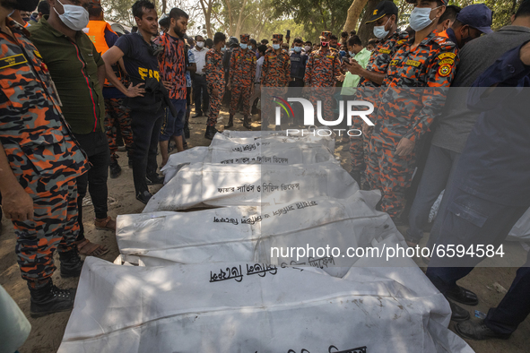 Divers recover dead bodies from the capsized ferry named ML Sabit Al Hasan in Shitalakhshyaa River, in Narayanganj on April 5, 2021. ML Sabi...