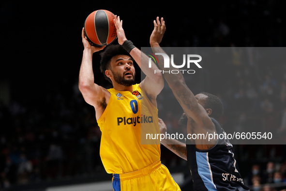 Elijah Bryant (L) of Maccabi Playtika Tel Aviv in action during the EuroLeague Basketball match between Zenit St Petersburg and Maccabi Play...