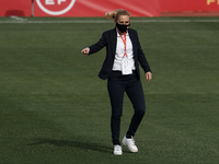 Sarina Glotzbach-Wiegman head coach  of Netherlands during the Women's International Friendly match between Spain and Netherlands on April 0...