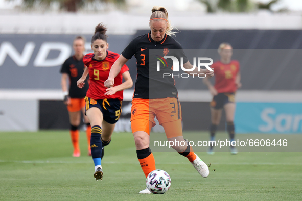 Stefanie van der Gragt of Netherlands during the International Friendly Women match between Spain v Netherlands at the Estadio Municipal Ant...